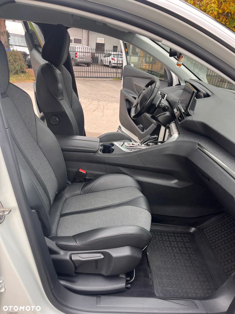 Peugeot 3008 1.2 PureTech Allure Pack S&S EAT8 - 21