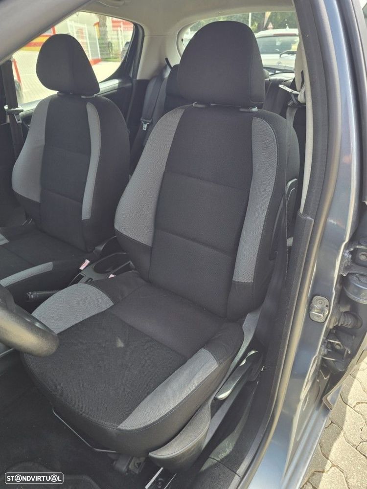 Peugeot 207 1.4 16V Trendy - 10