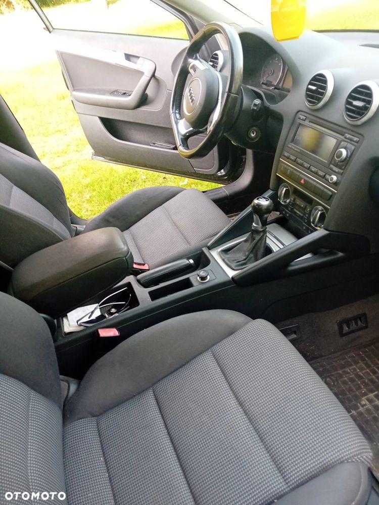 Audi A3 Sportback 1.6 TDI DPF Ambition - 9