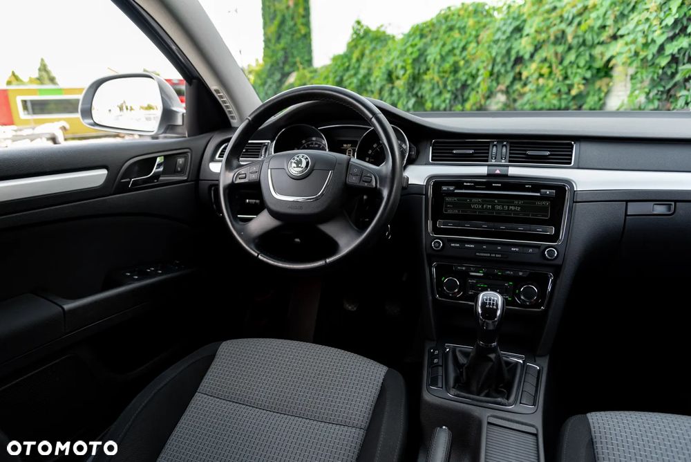 Skoda Superb 1.8 TSI FAMILY - 26