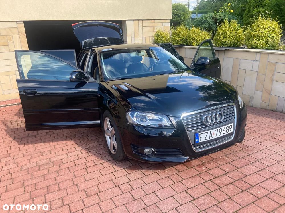 Audi A3 Sportback 1.6 TDI DPF Ambiente - 1
