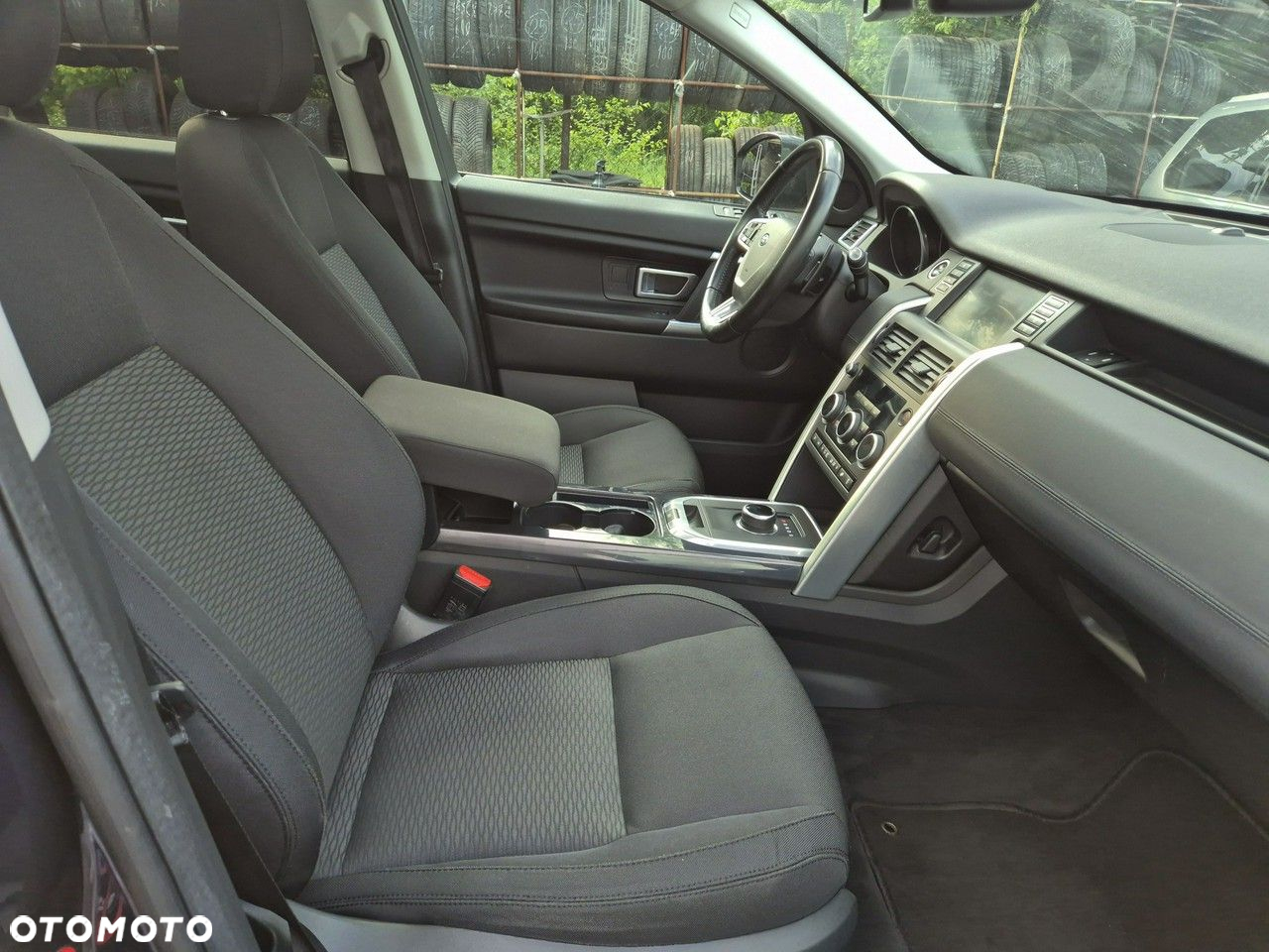 Land Rover Discovery Sport 2.0 TD4 HSE Luxury - 32