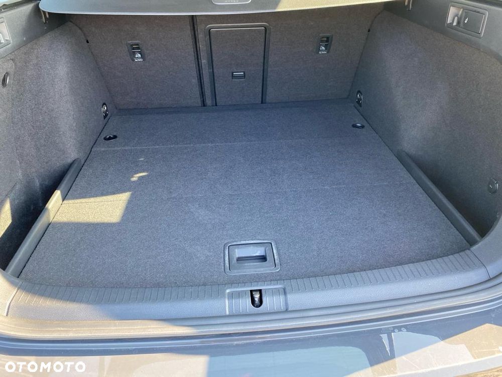 Volkswagen Golf - 9