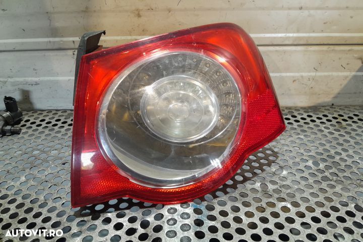 Lampa / Tripla stop dreapta pe aripa Volkswagen VW Passat B6 [2005 - - 1