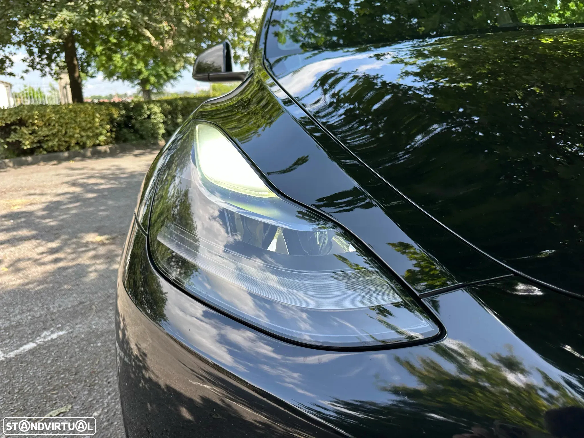 Tesla Model Y Long Range Dual Motor AWD - 11