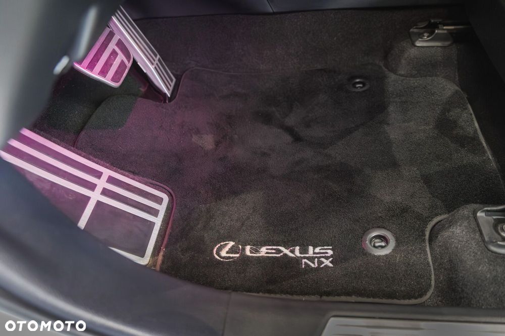 Lexus NX 350h F Sport AWD - 26