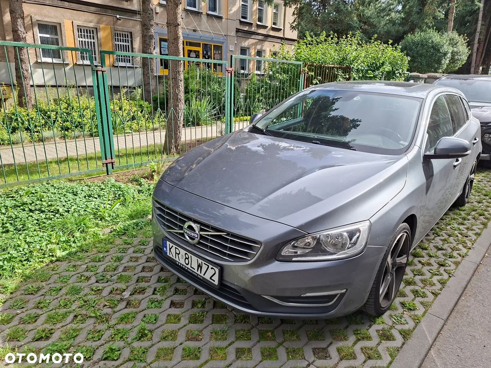 Volvo V60 D2 Geartronic Kinetic - 4