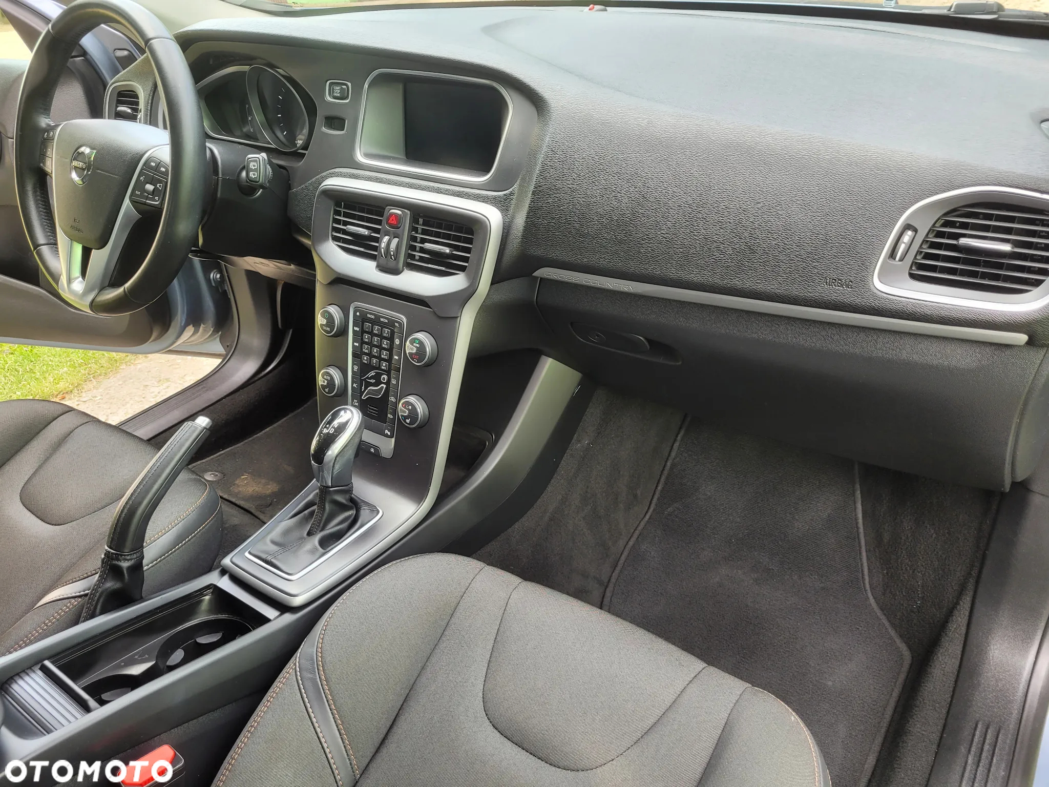 Volvo V40 T3 Drive-E Momentum - 23