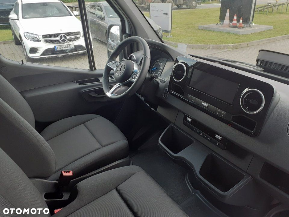 Mercedes-Benz eSprinter - 10