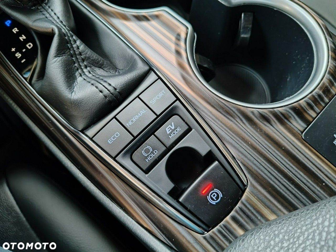Toyota Camry - 30