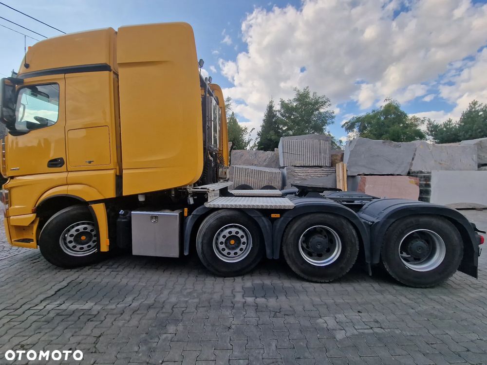 Mercedes-Benz Actros - 13