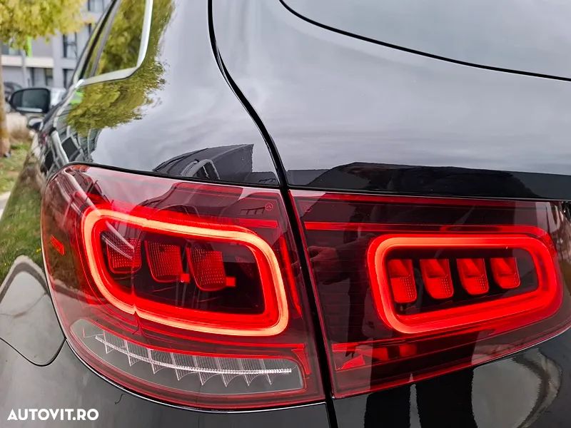 Mercedes-Benz GLC 220 d 4Matic 9G-TRONIC AMG Line Plus - 29