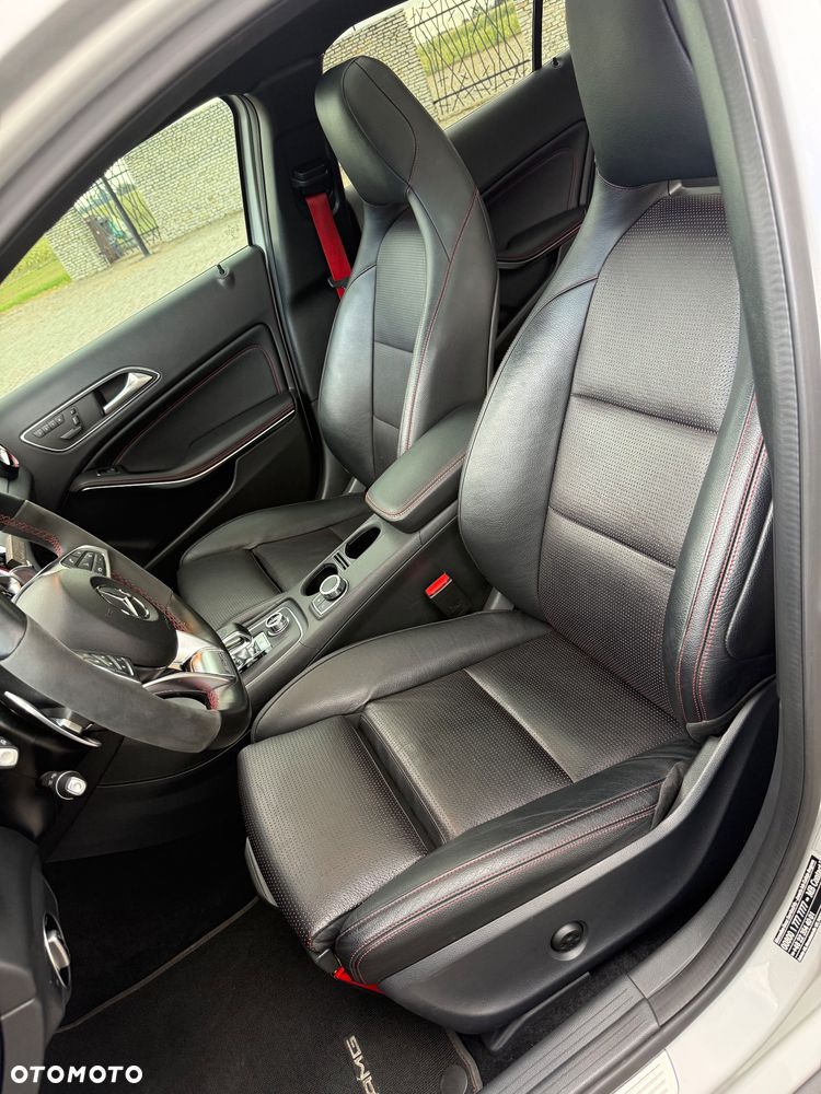 Mercedes-Benz GLA - 19