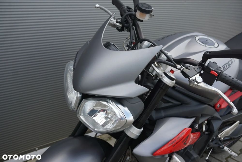 Triumph Street Triple - 20
