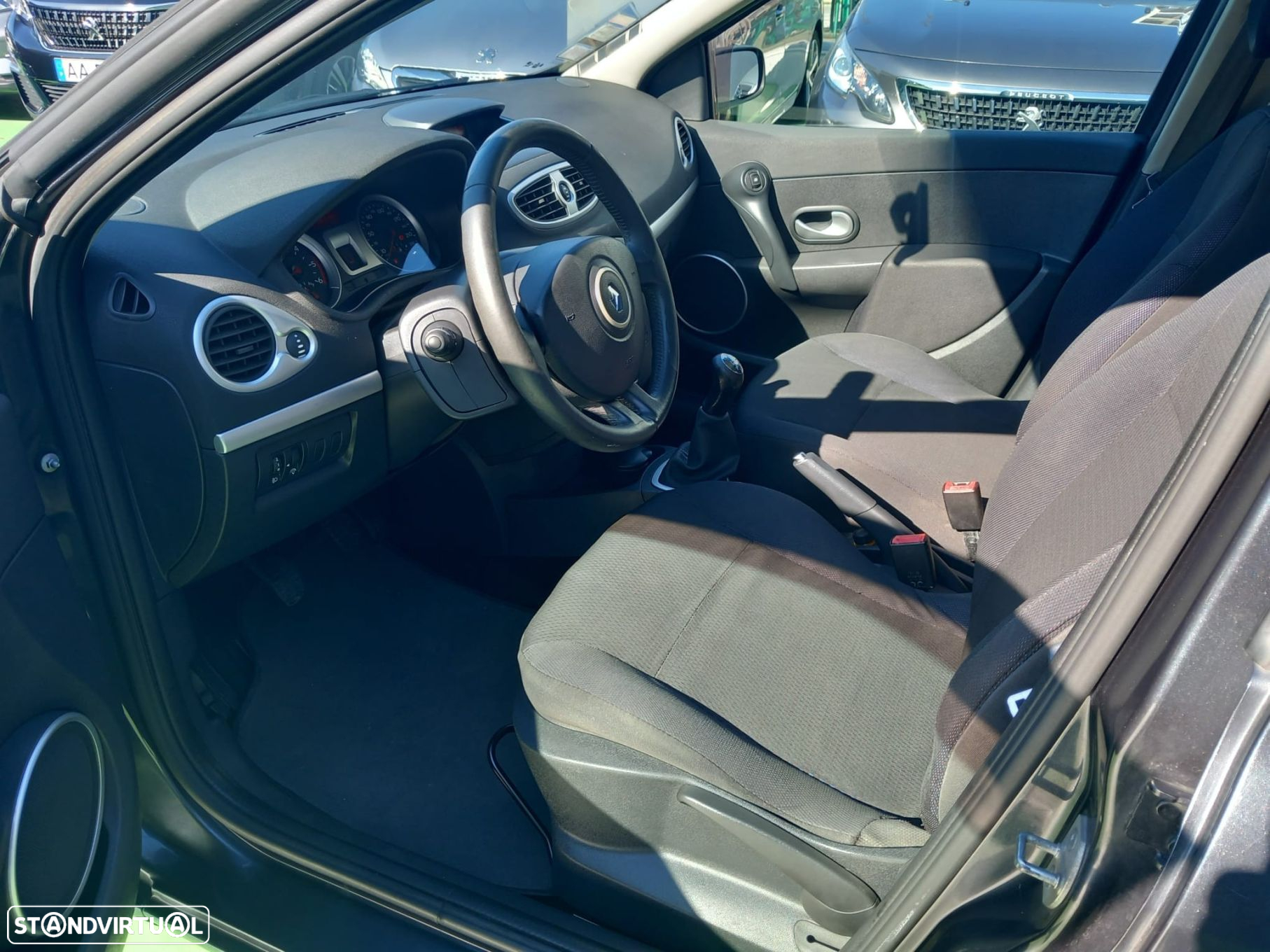 Renault Clio 1.5 dCi Confort - 8