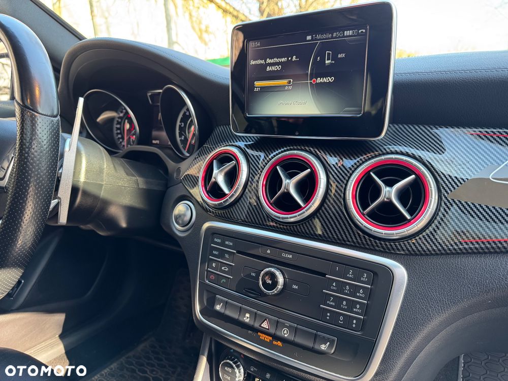 Mercedes-Benz CLA 45 AMG 4Matic 7G-DCT - 33