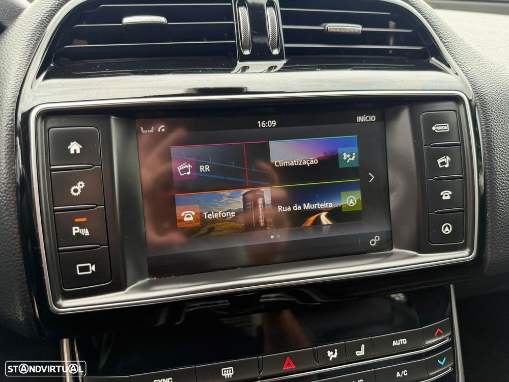 Jaguar XE 2.0 D Prestige - 9