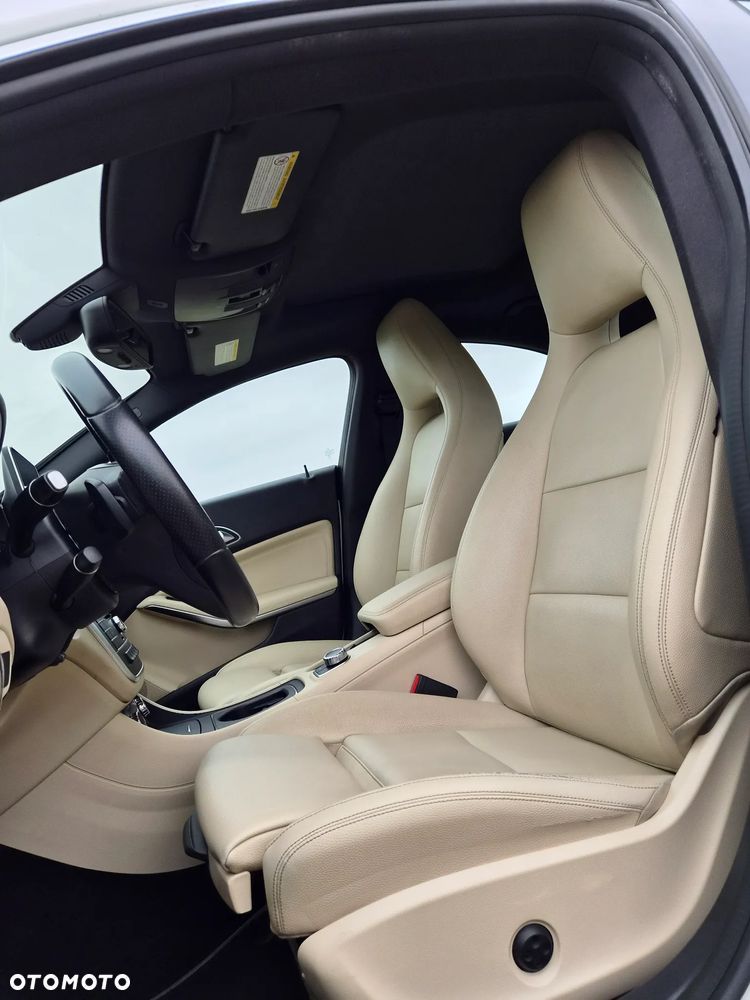 Mercedes-Benz CLA 250 4Matic 7G-DCT Sport - 10