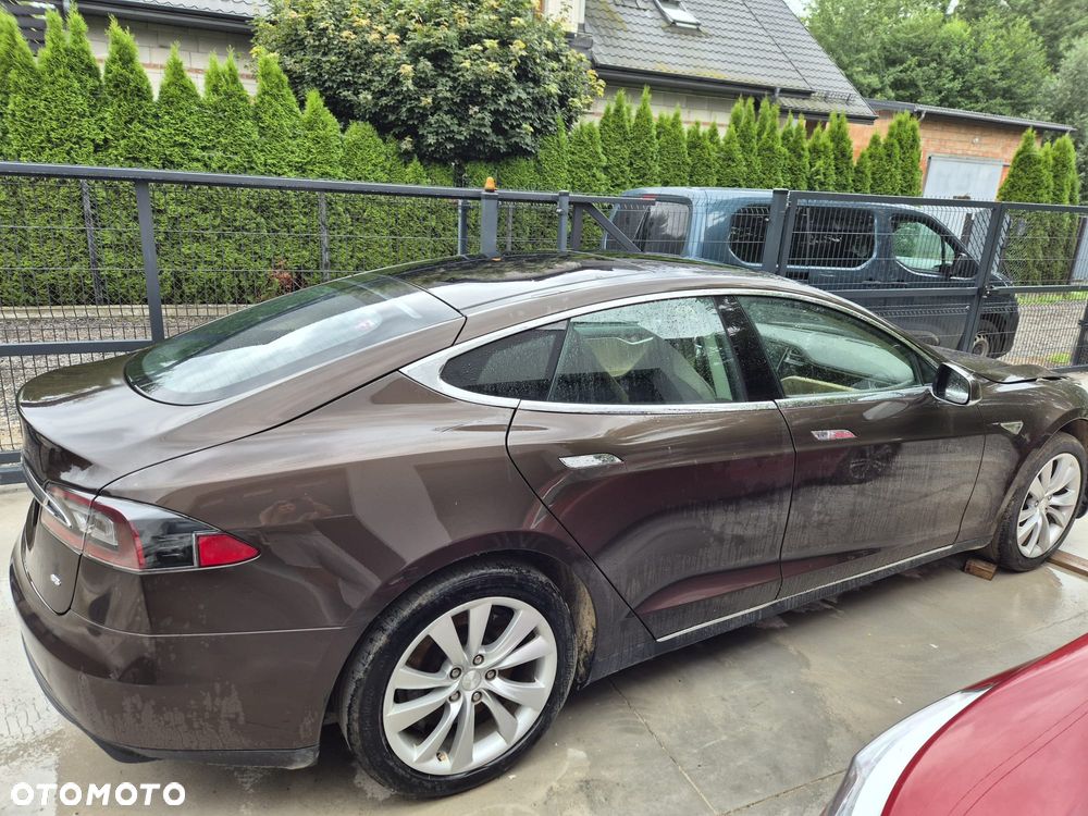 Tesla Model S Standard - 5