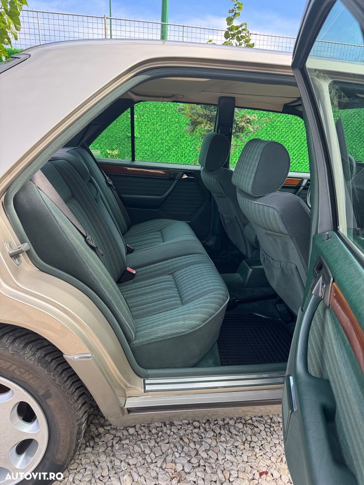 Mercedes-Benz E - 10