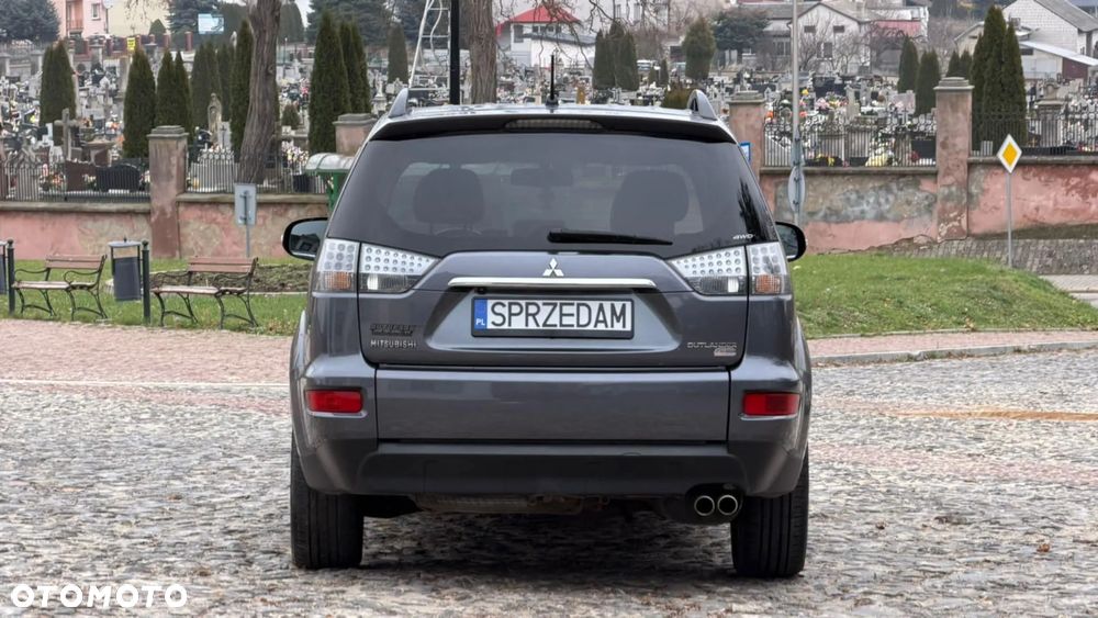 Mitsubishi Outlander - 18