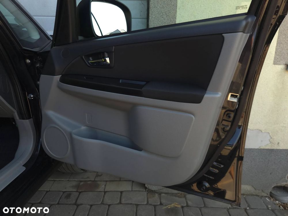 Suzuki SX4 1.6 VVT 4x4 Style - 22