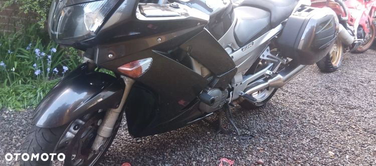 Yamaha FJR - 13