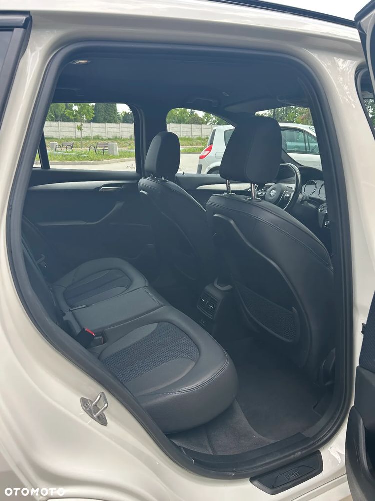 BMW X1 sDrive18i - 11