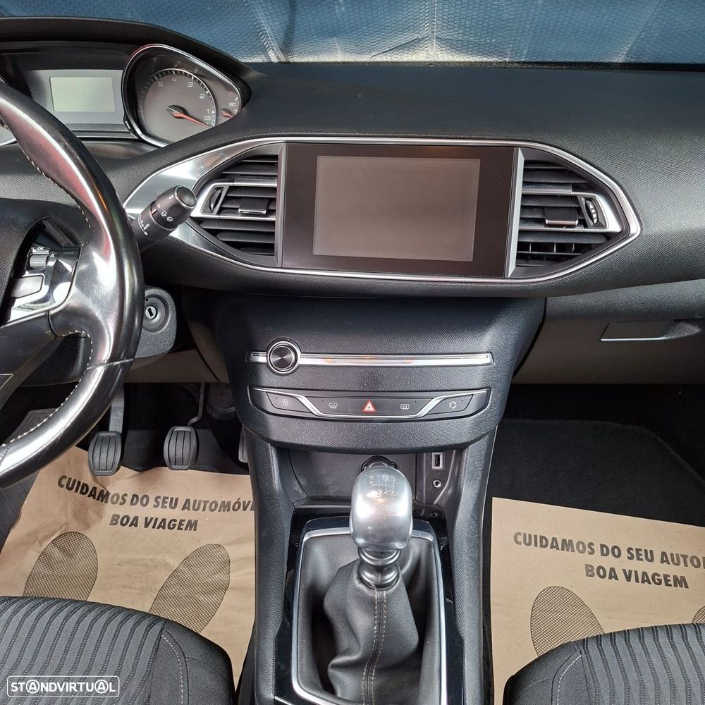 Peugeot 308 SW 1.2 PureTech Style - 16
