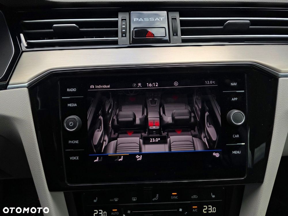 Volkswagen Passat 2.0 TDI Elegance DSG - 30