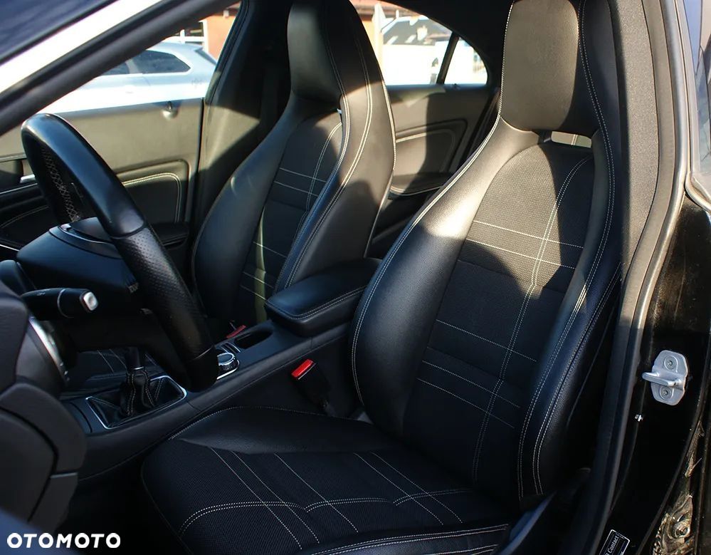 Mercedes-Benz CLA 200 - 11