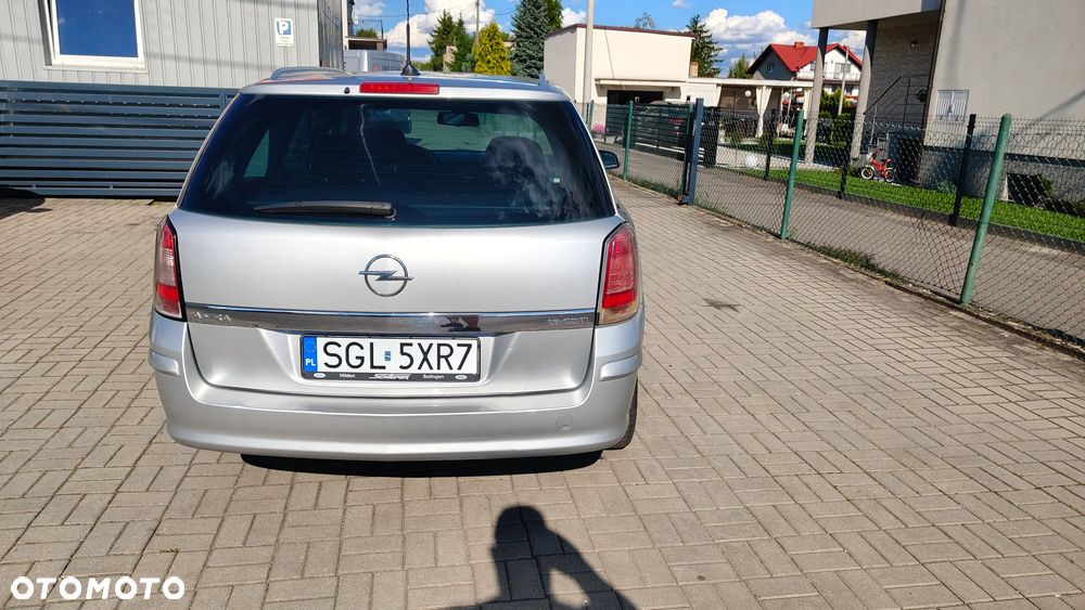 Opel Astra 1.9 CDTI DPF NAVI - 10