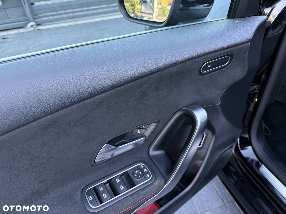 Mercedes-Benz Klasa A 250 e PHEV AMG Line 8G-DCT - 34