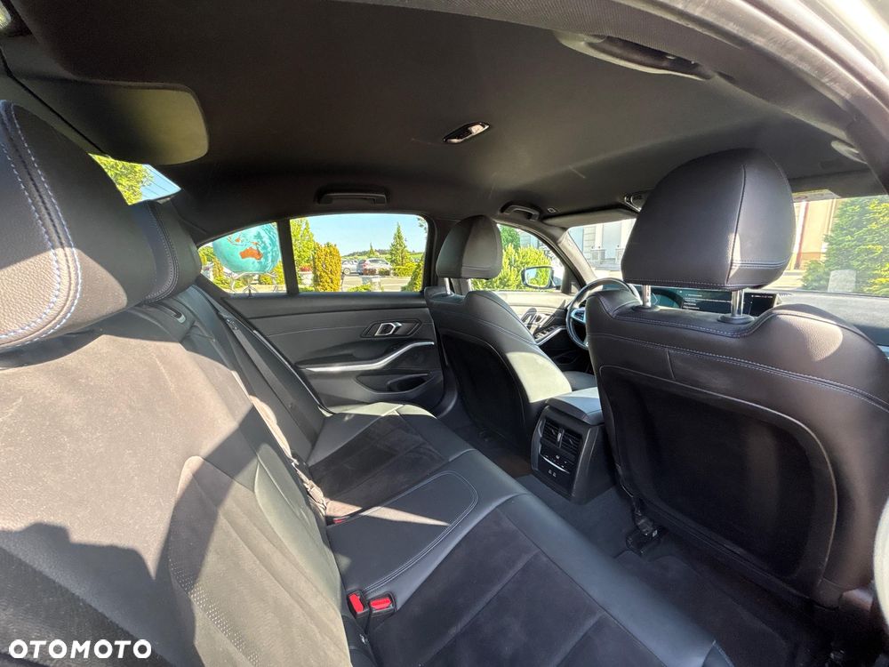 BMW Seria 3 320i xDrive M Sport - 14
