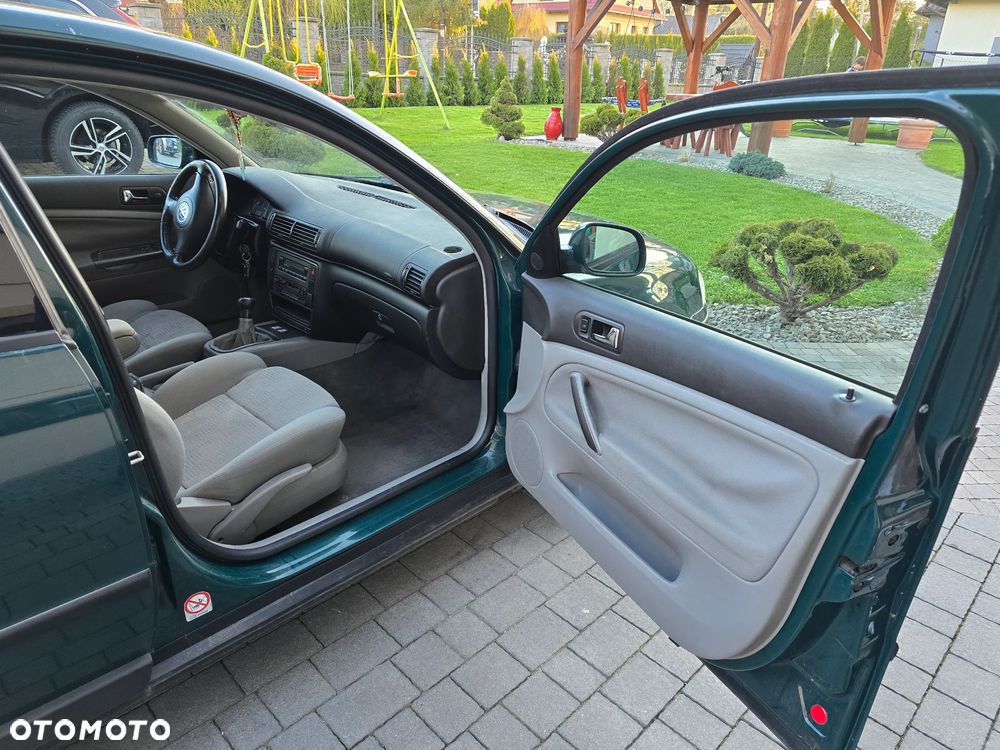 Volkswagen Passat 1.9 TDI Trendline - 17