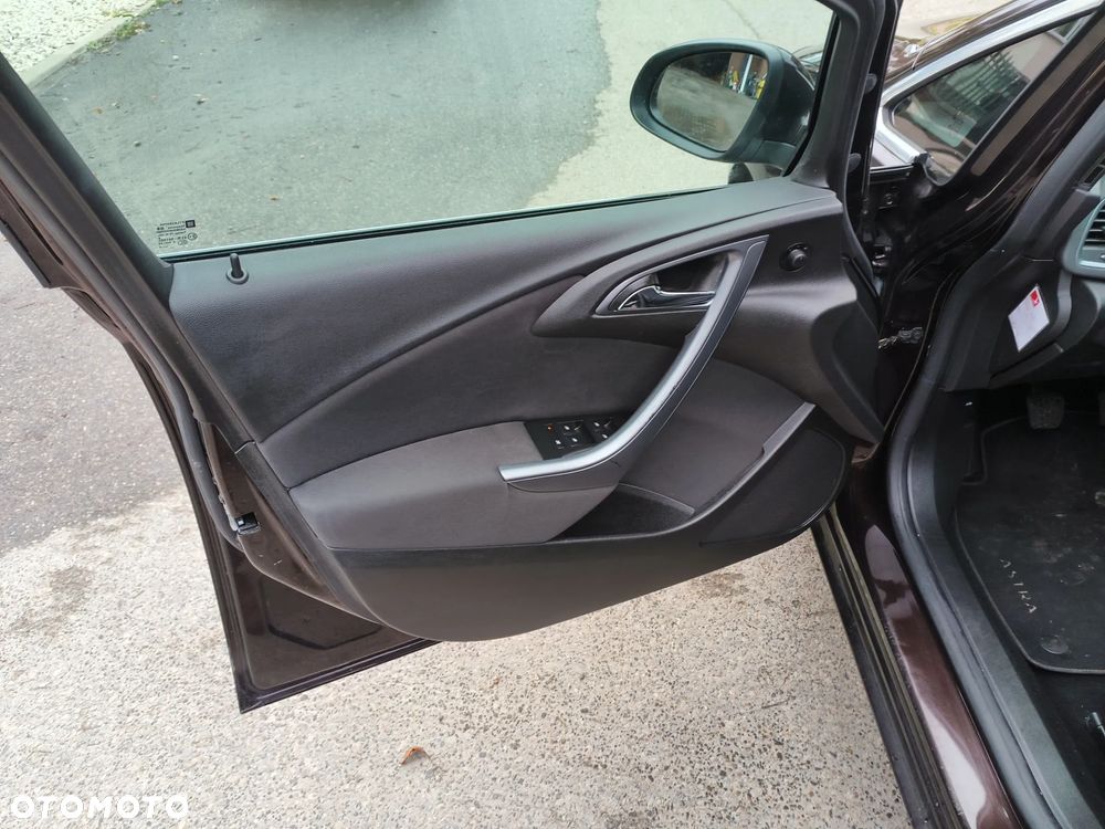 Opel Astra 1.4 T Cosmo S&S - 12