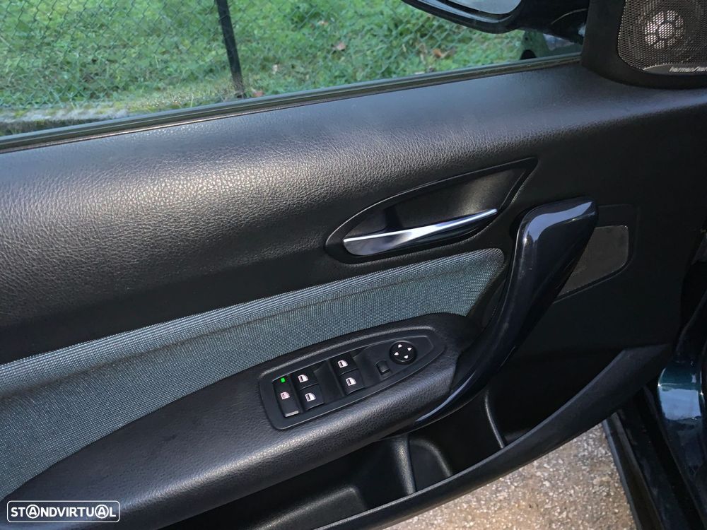 BMW 118 d Pack M - 32