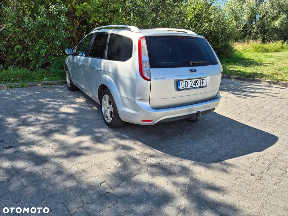 Ford Focus 1.6 Ambiente - 4
