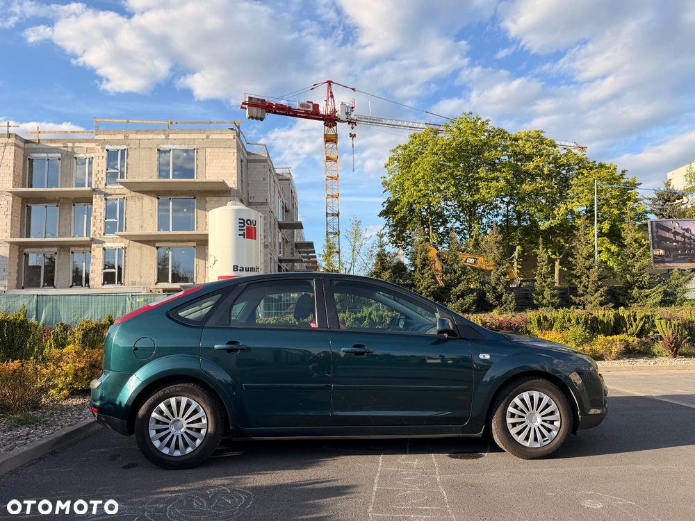 Ford Focus 1.6 16V Trend - 21