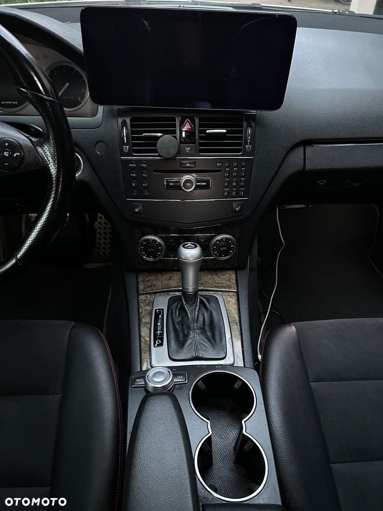 Mercedes-Benz Klasa C 350 CGI BlueEff Elegance - 11