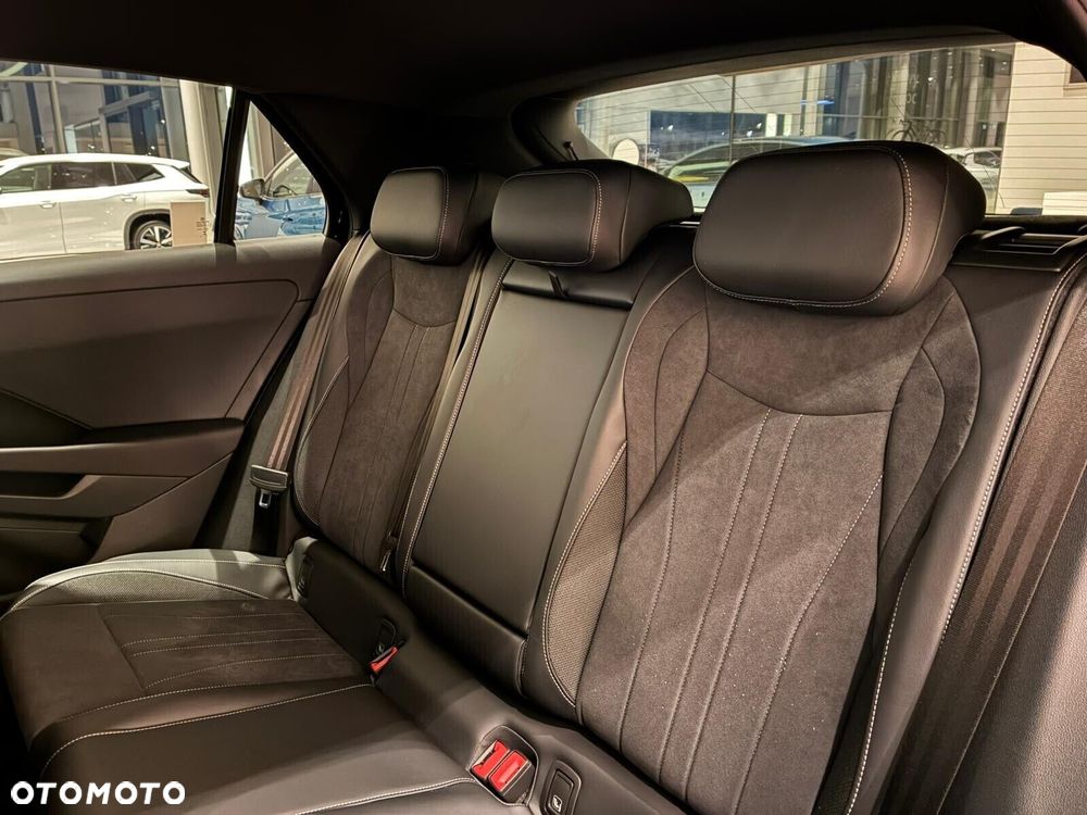 Volkswagen T-Roc - 8