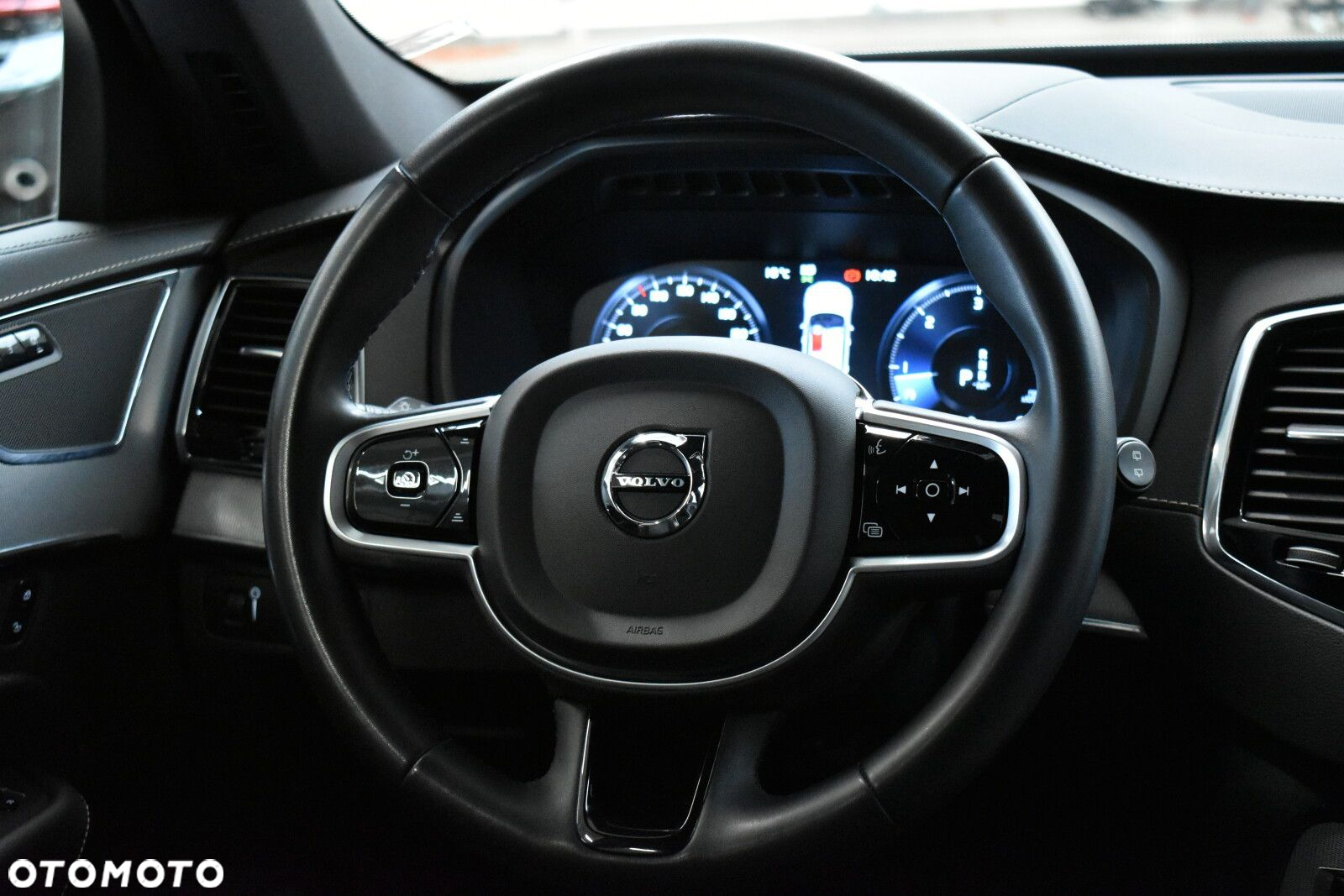 Volvo XC 90 - 13