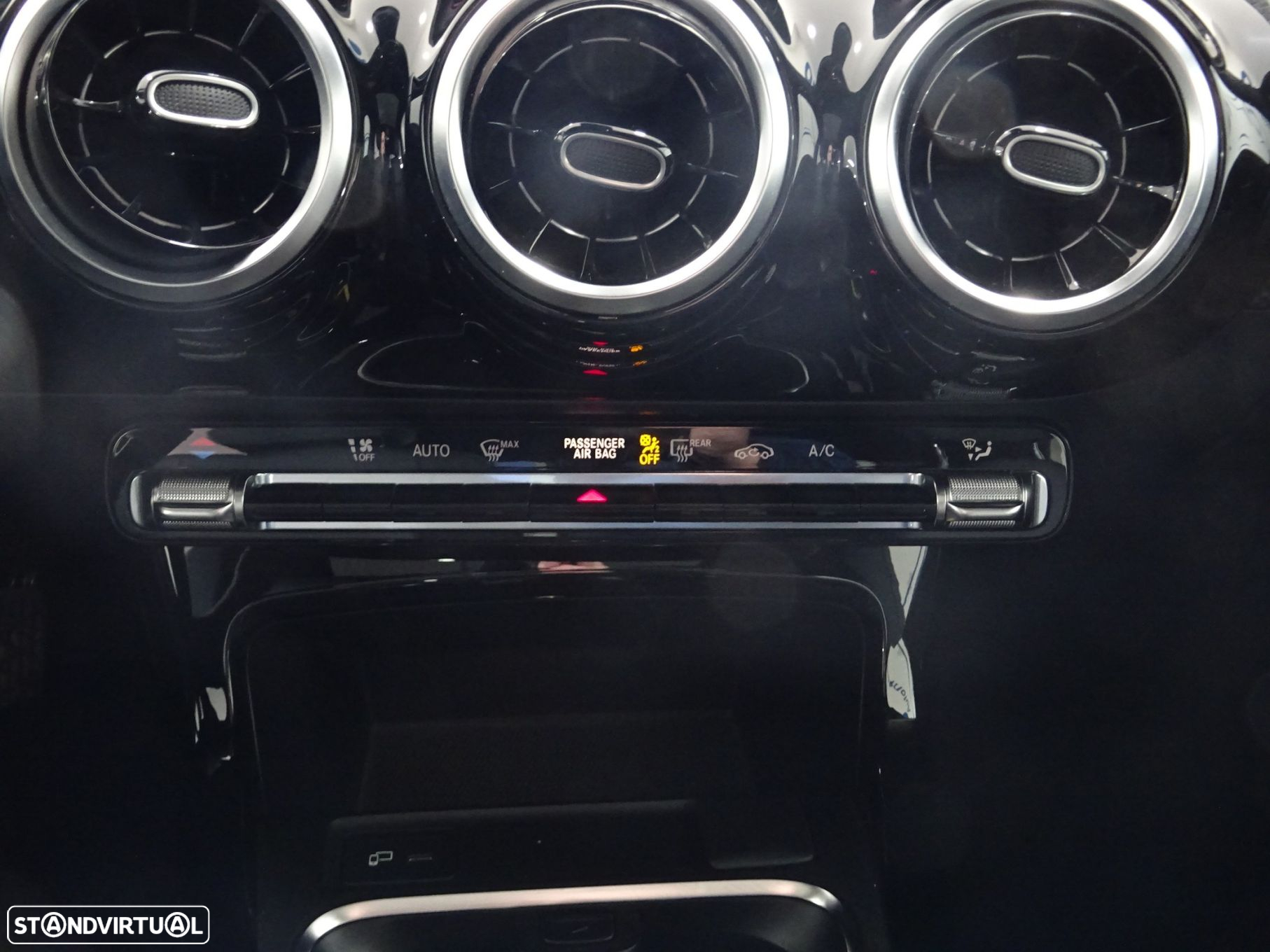Mercedes-Benz CLA 200 Progressive - 11