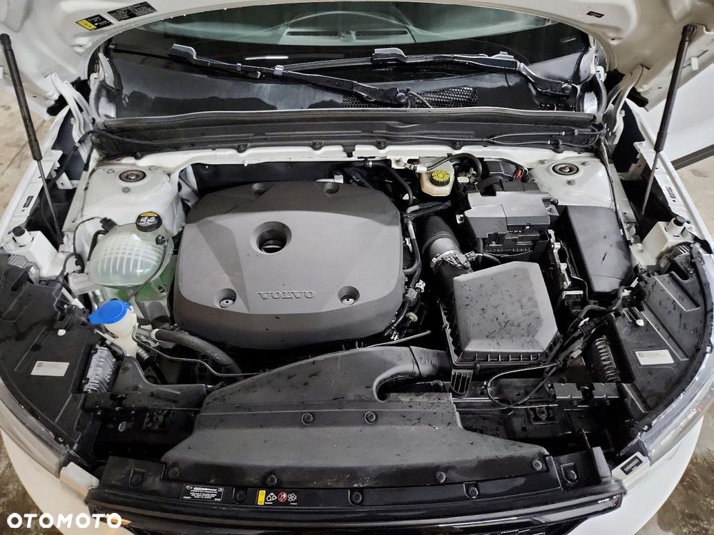 Volvo XC 40 T5 AWD R-Design - 12