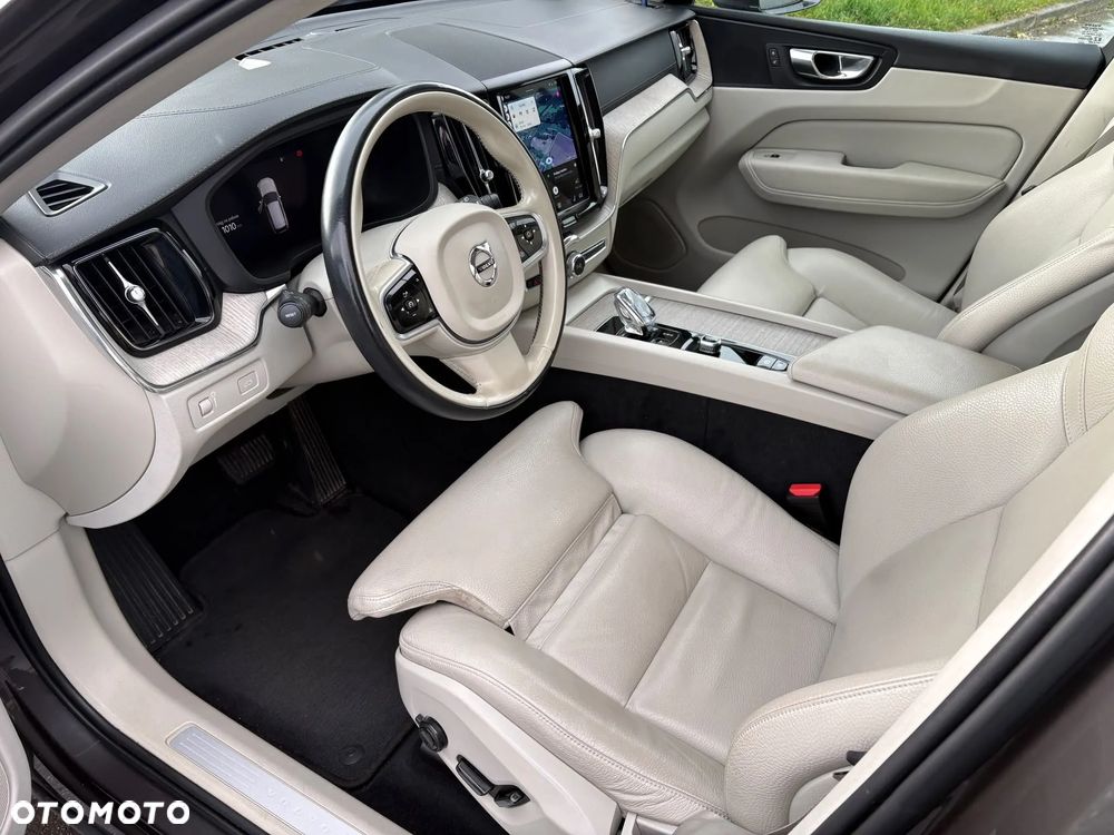 Volvo XC 60 - 6