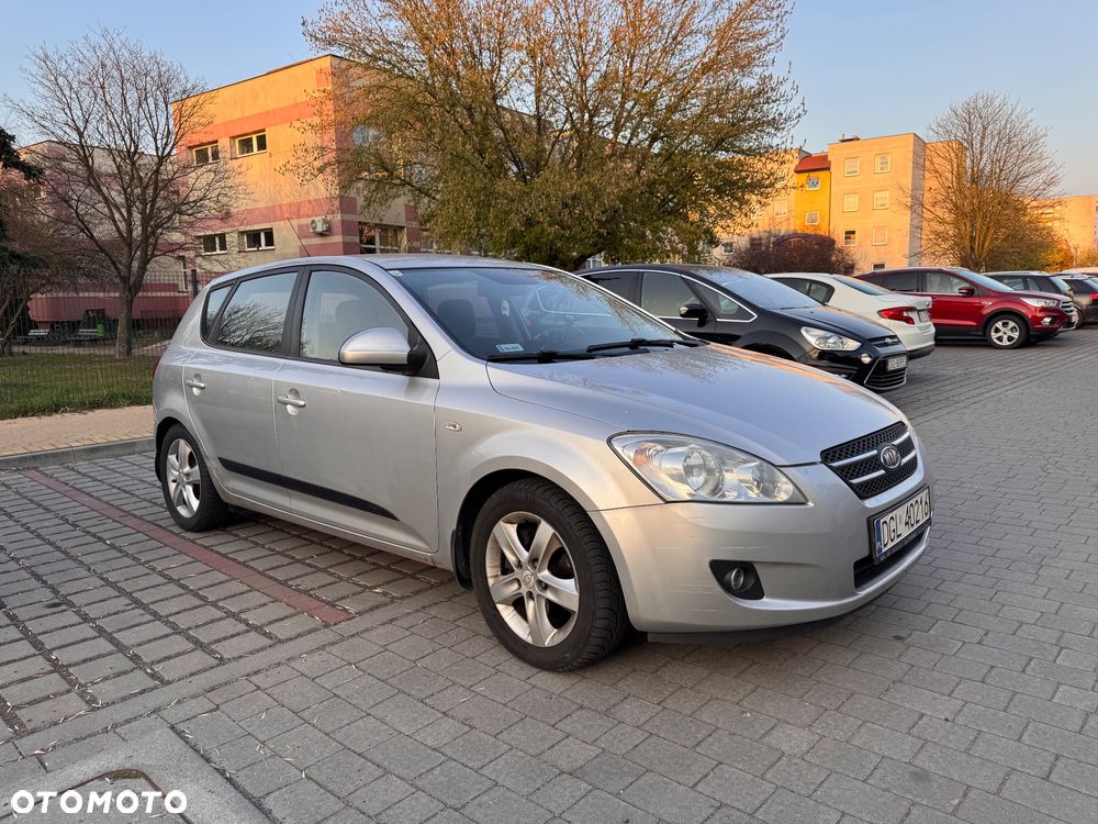 Kia Ceed 1.6 CRDi 90 Vision - 1