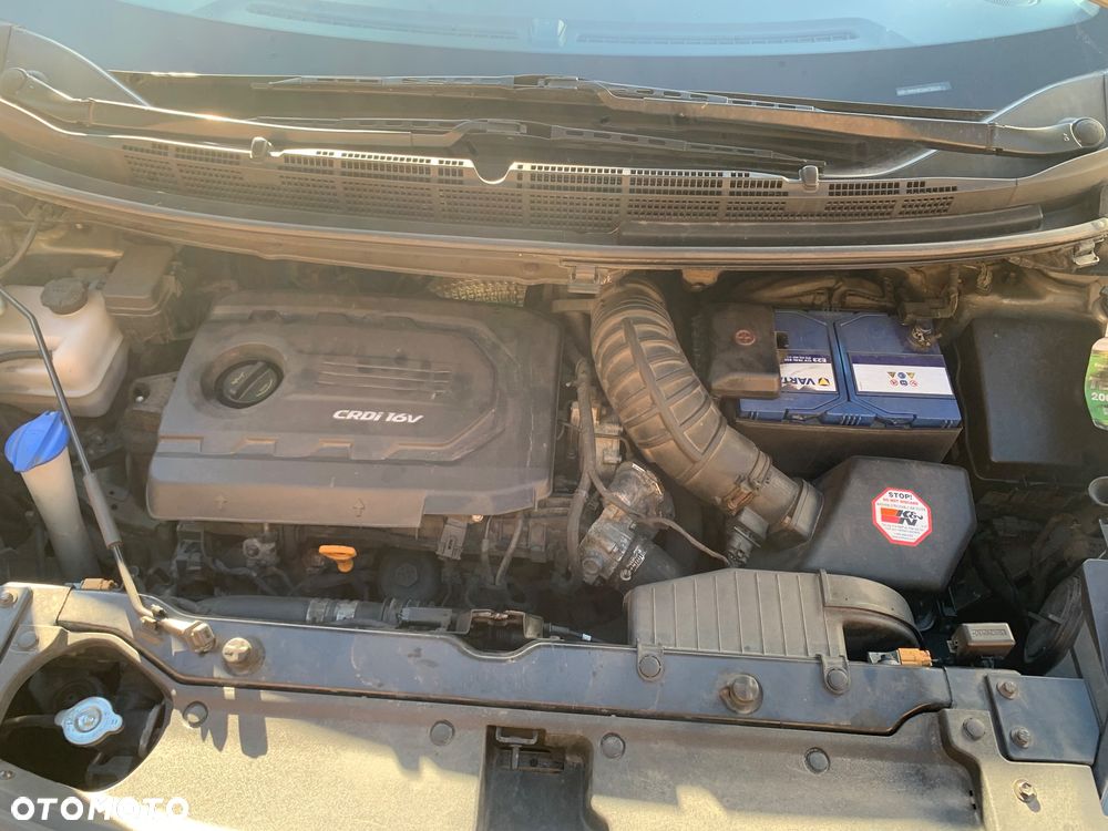 Kia Carens 1.7 CRDi L 7DCT - 9