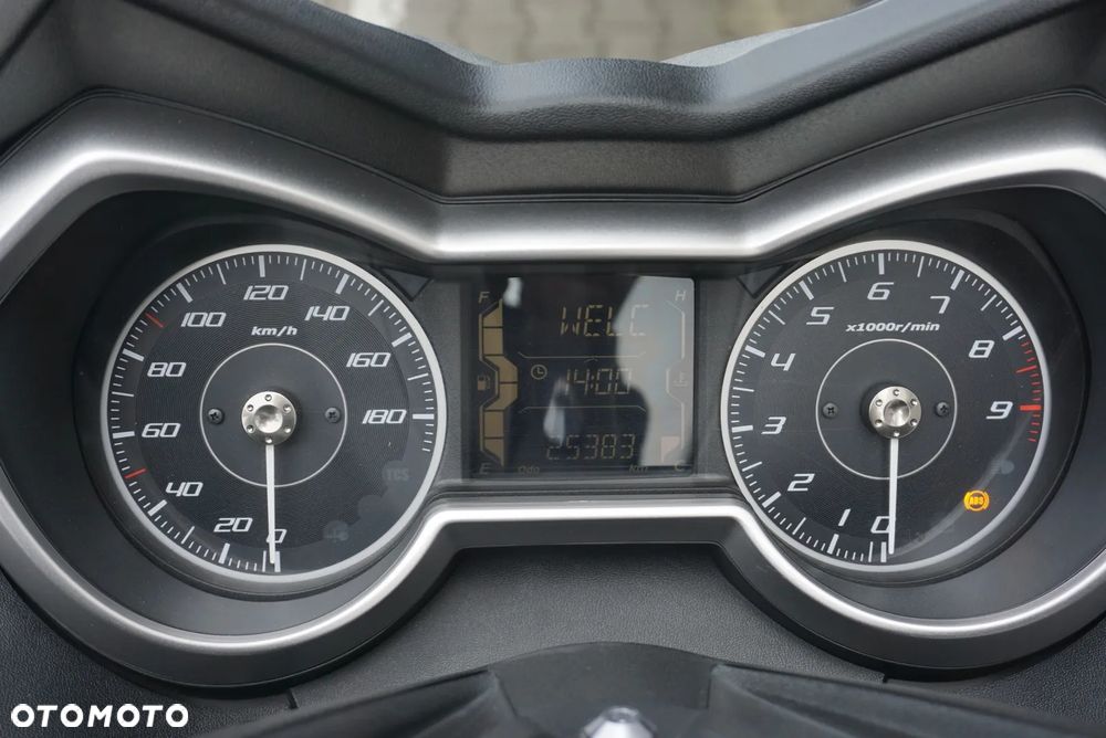 Yamaha X-max - 19