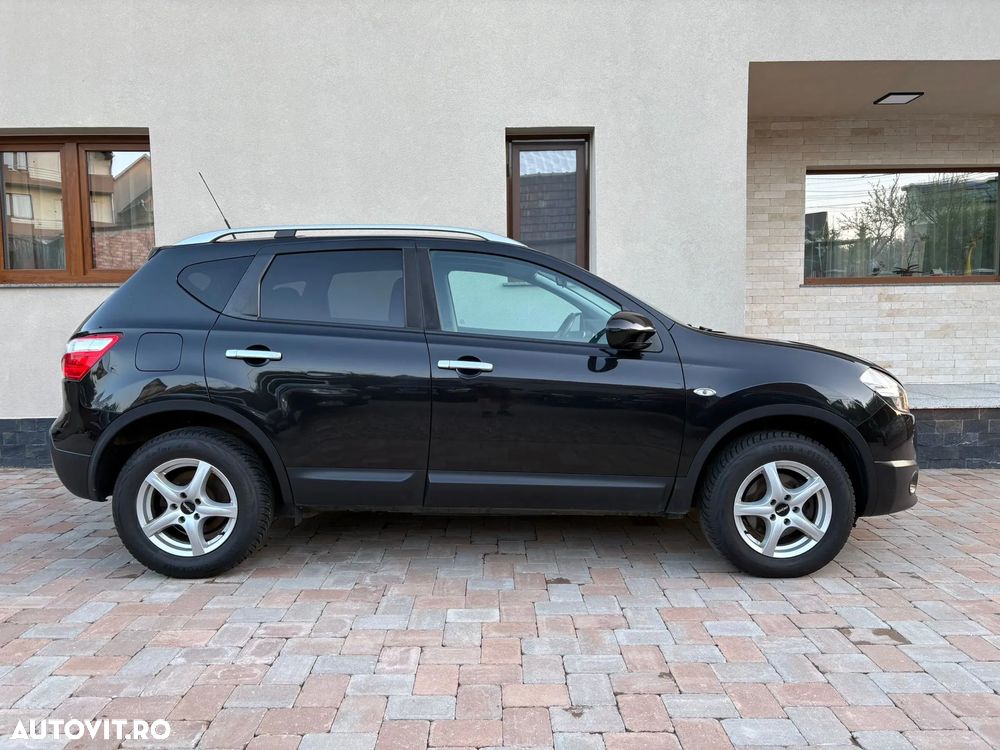 Nissan Qashqai 2.0 DCI 4 x 4 DPF tekna - 2