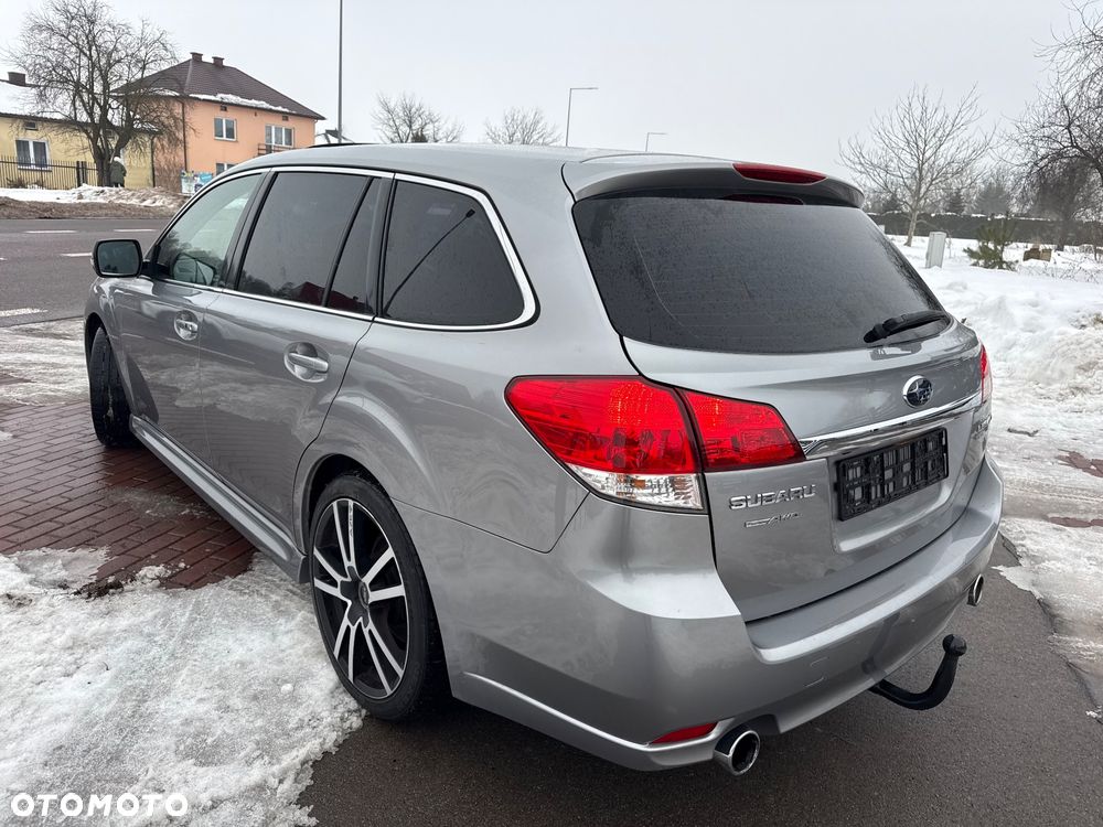 Subaru Legacy 2.5i GT - 10
